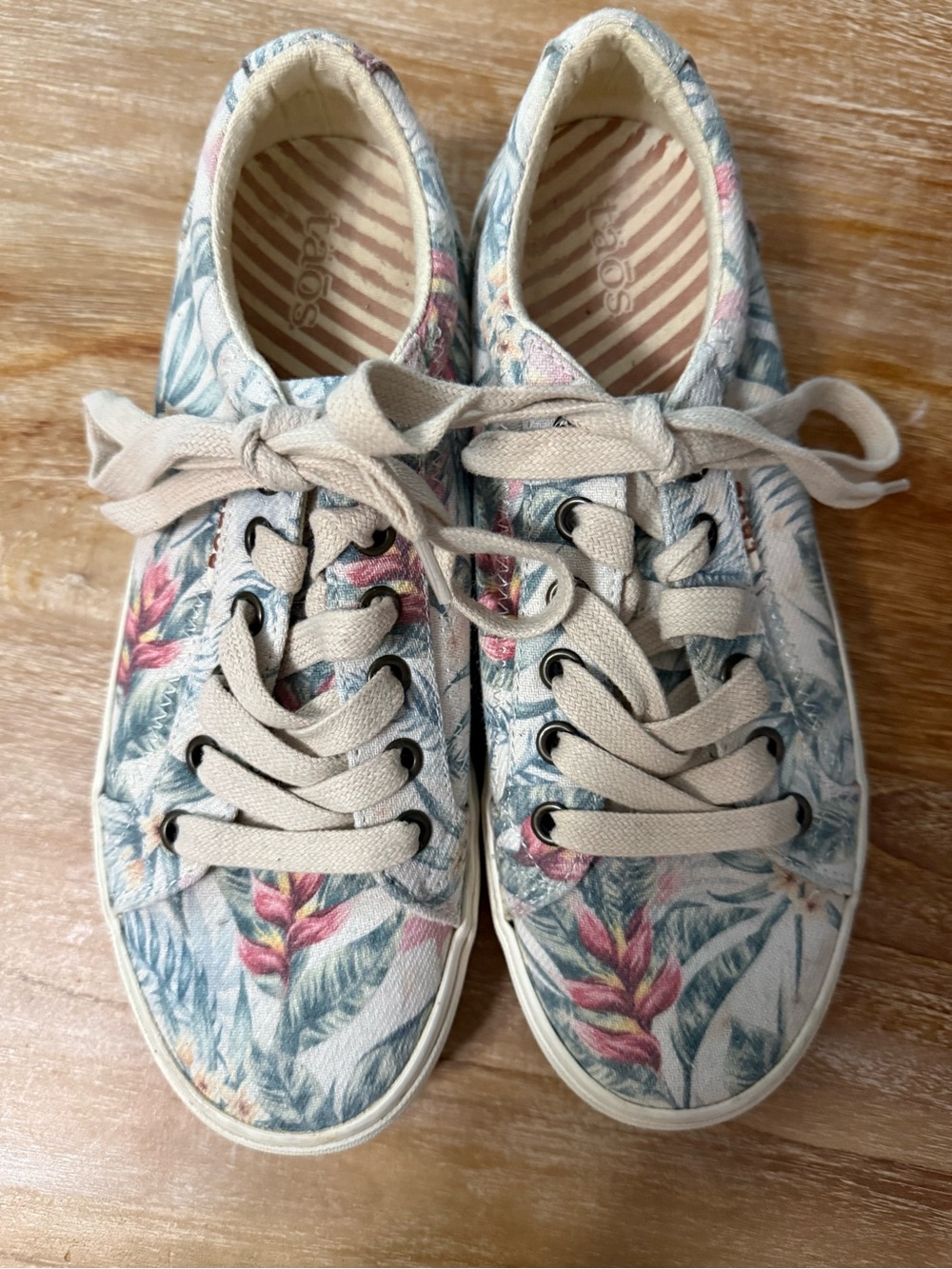 Women’s Taos Floral Canvas Lace-Up Sneakers - Beige Laces - Picture 2 of 3